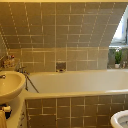 Apartment 3-zimmer - Mit Tv, Zwischen Und Hooksiel, Mit Badewanne *